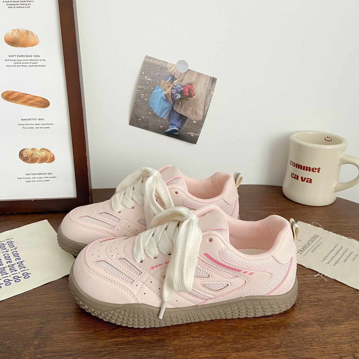 Damen Sneakers mit innovativer Schnürtechnologie und atmungsaktiver Oberflächenstruktur R&B