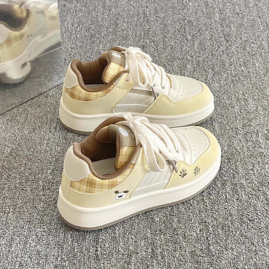 Damen Sneakers im lässigen Retro-Design mit karierten Akzenten und bequemer Sohle R&B