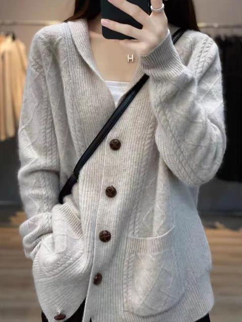 Damen Strickcardigan mit eleganter Struktur und großen Holzknöpfen R&B