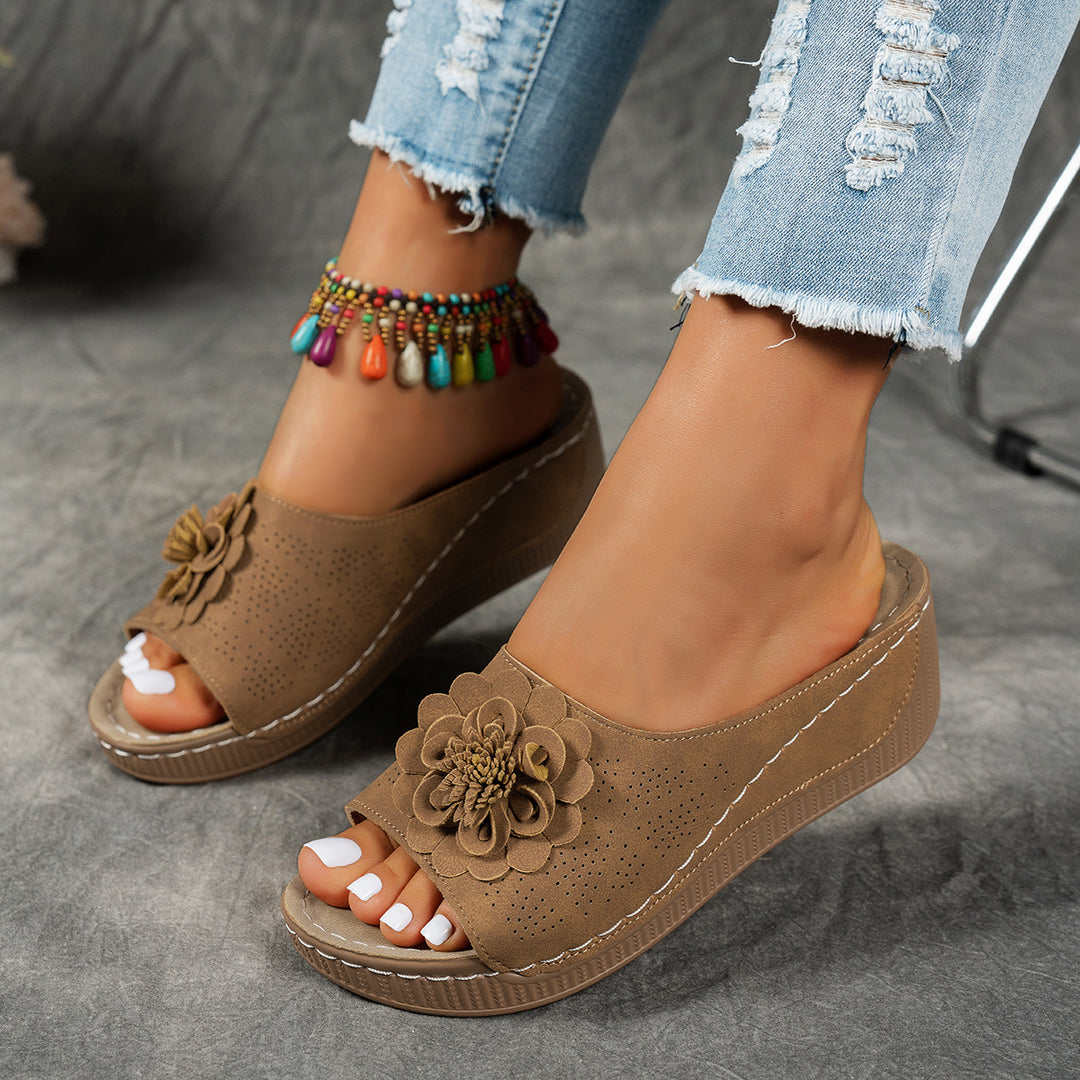 Damen Wedge-Sandaletten mit floralen Akzenten und komfortablem Fußbett R&B