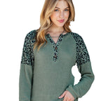 Damen modischer Langarm-Pullover mit Tiermuster und Knopfleiste R&B