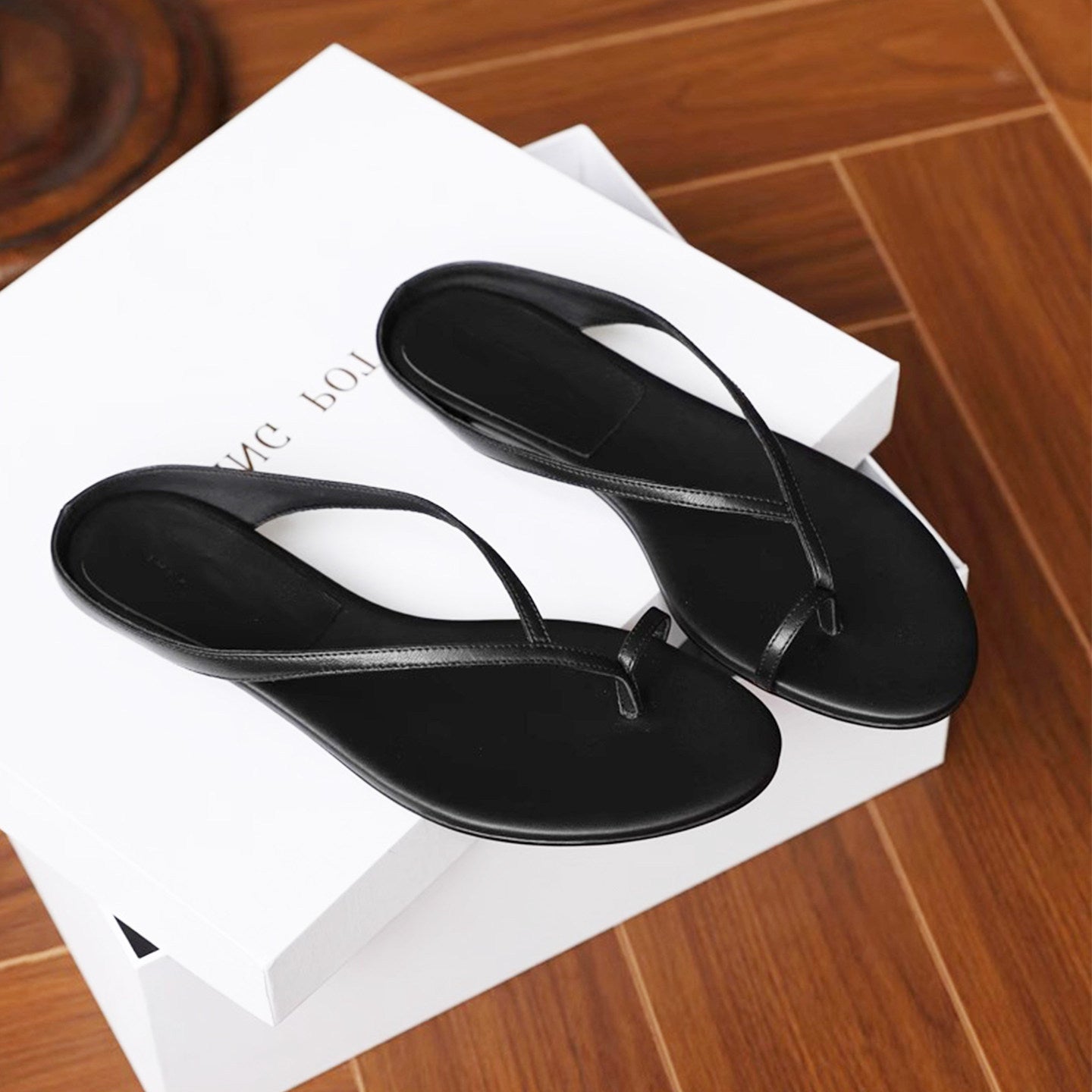 Damen Zehentrenner-Sandalen mit elegantem Riemendesign und leichtem Fußbett R&B