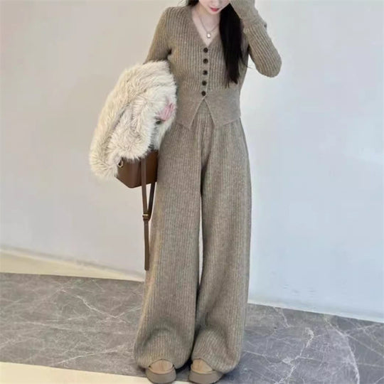 Damen Elegantes gestricktes Jumpsuit mit Knopfdetails und weitem Bein R&B