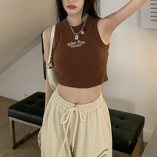 Damen-Crop-Top mit hohem Kragen und dezentem Schriftzug R&B