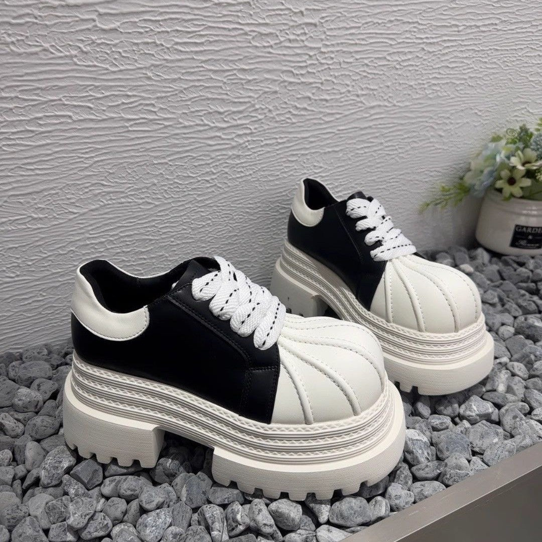 Damen Chunky Sneaker mit robustem Profil und stylischer Nahtdetails