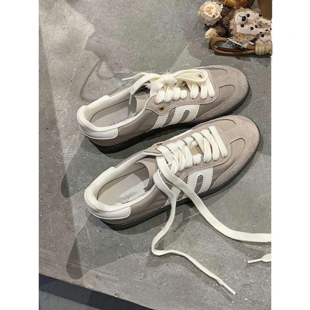 Damen Freizeit Sneakers mit hochwertiger Oberflächenstruktur und modischen Schnürdetails R&B
