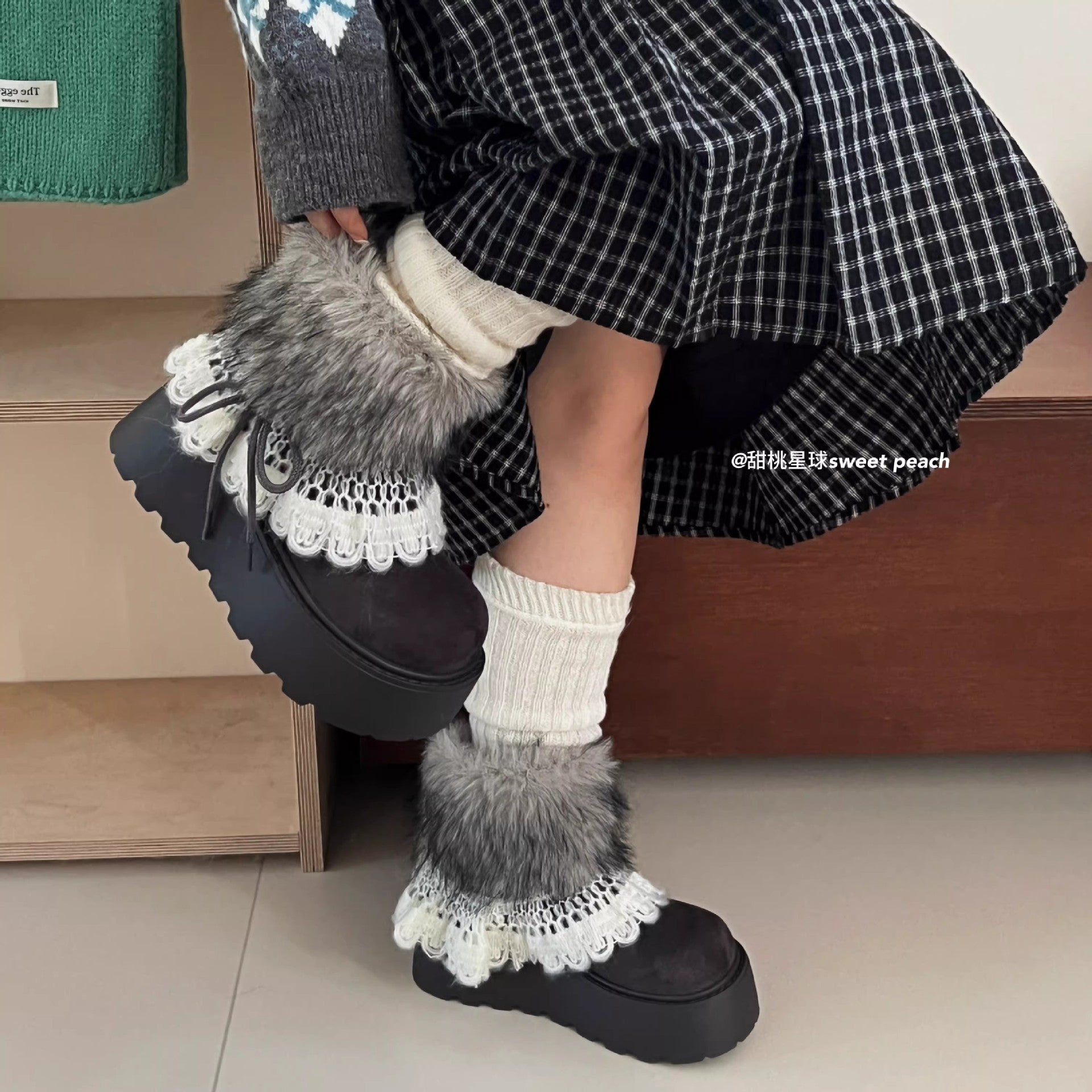 Damen Trendige Winterstiefel mit kuscheligem Kunstfellrand und dekorativer Spitzenverzierung R&B