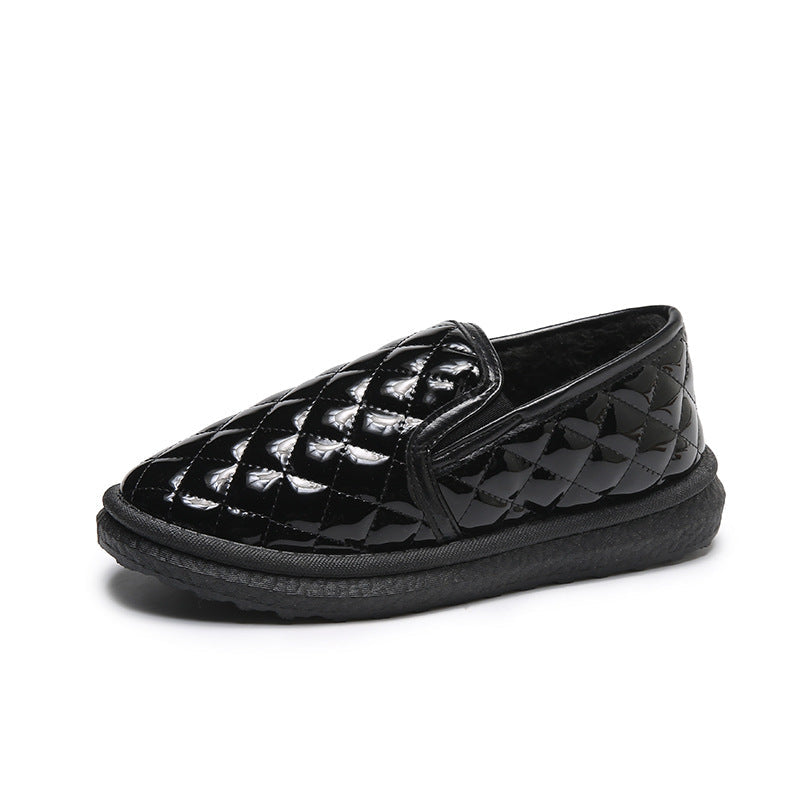 Damen gefütterte Slip-On Hausschuhe mit rutschfester Sohle und modischem Steppdesign
