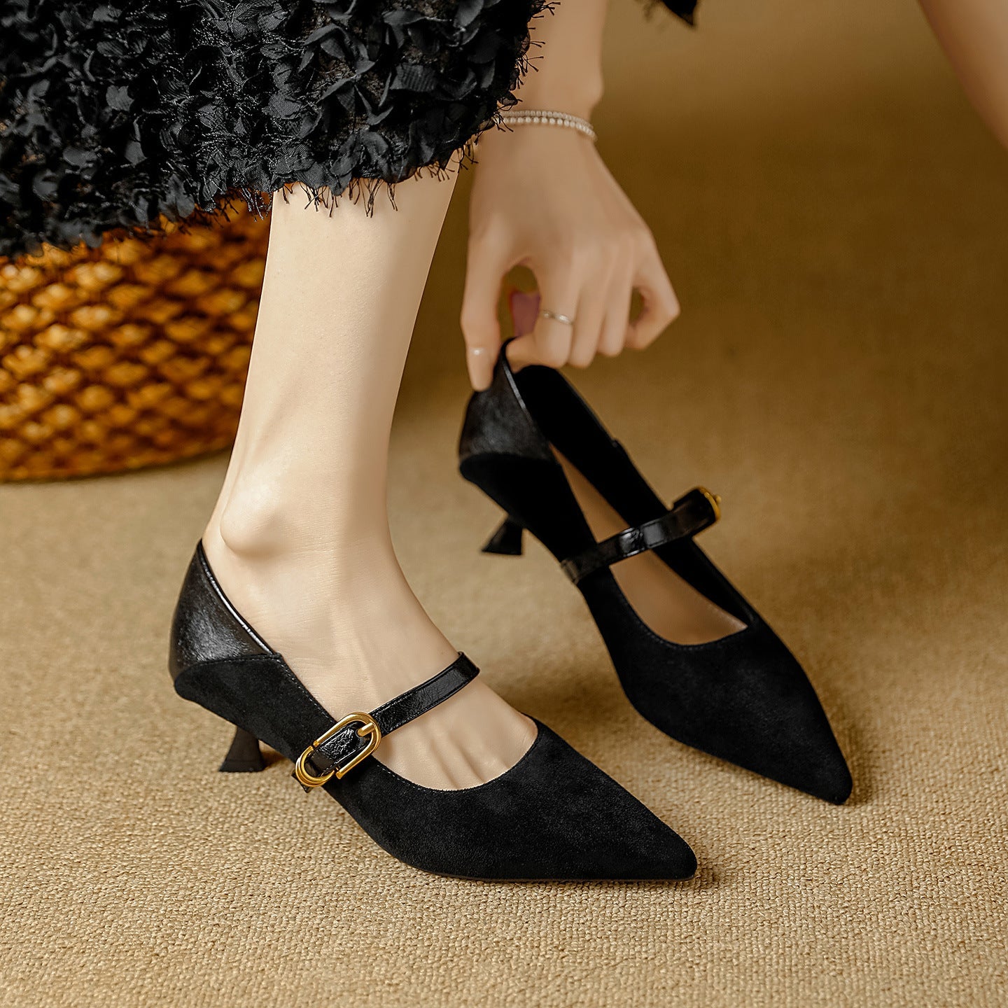 Damen Elegante Mary Jane Pumps mit dekorativem Riemen und niedrigem Absatz