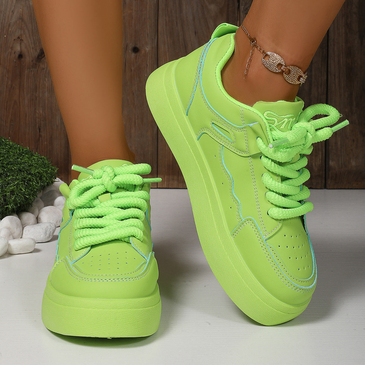 Damen Sneaker mit modischem Plateau und hochwertigen Schnürsenkeln R&B