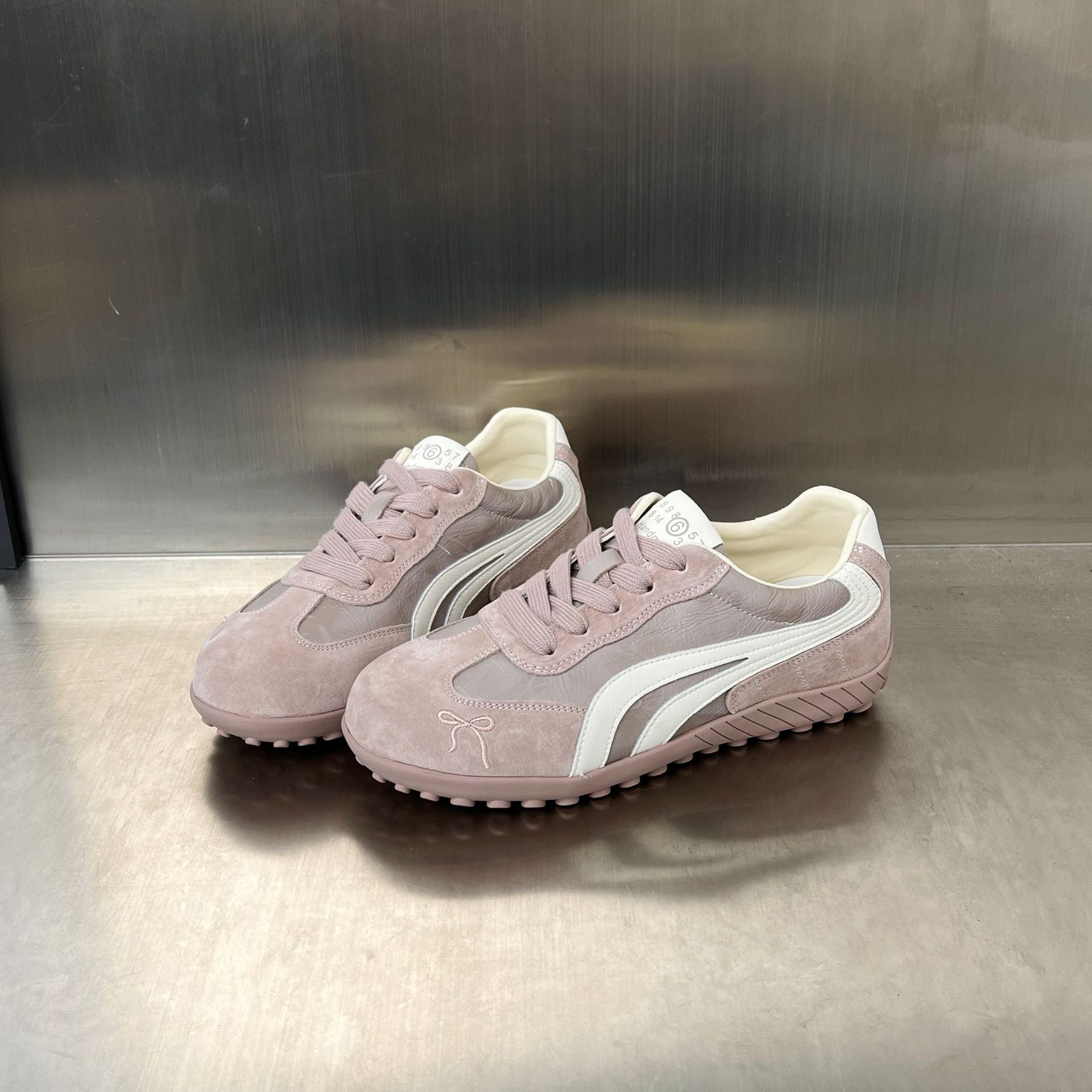 Damen Sportliche Sneaker mit rutschfester Sohle und atmungsaktiver Obermaterialkombination R&B
