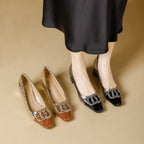 Damen elegante Pumps mit funkelndem Schmuckdetail und quadratischem Absatz
