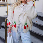 Damen Strickjacke mit verspieltem Kirschmotiv und Taillierung R&B