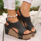Damen Wedge-Sandalen mit dekorativen Nieten und komfortablem Fußbett R&B