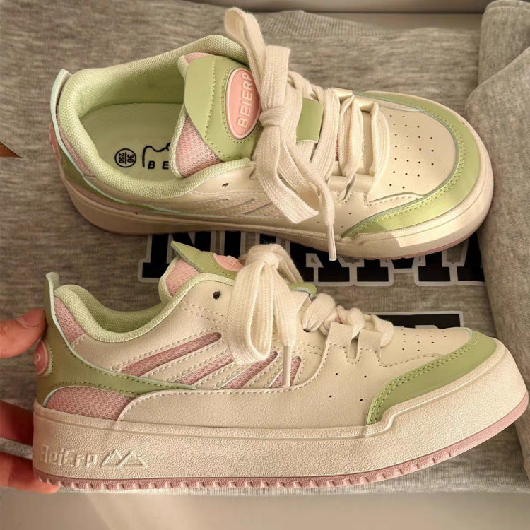 Damen Komfortable Sneakers im Retro-Stil mit perforierten Details R&B
