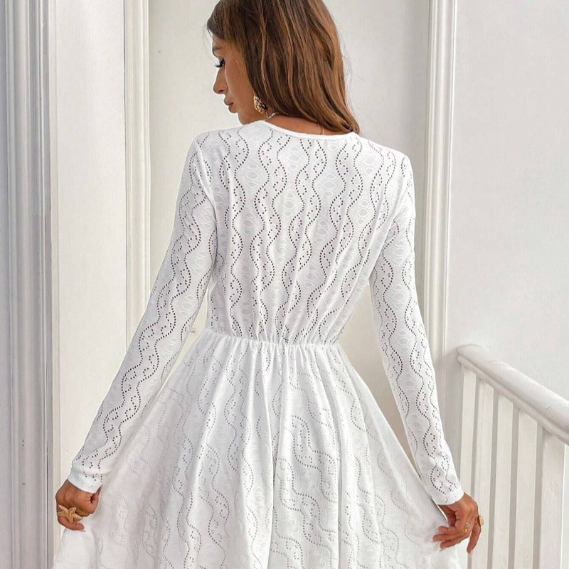 Damen Spitzenkleid mit raffiniertem V-Ausschnitt und eleganten langen Ärmeln R&B