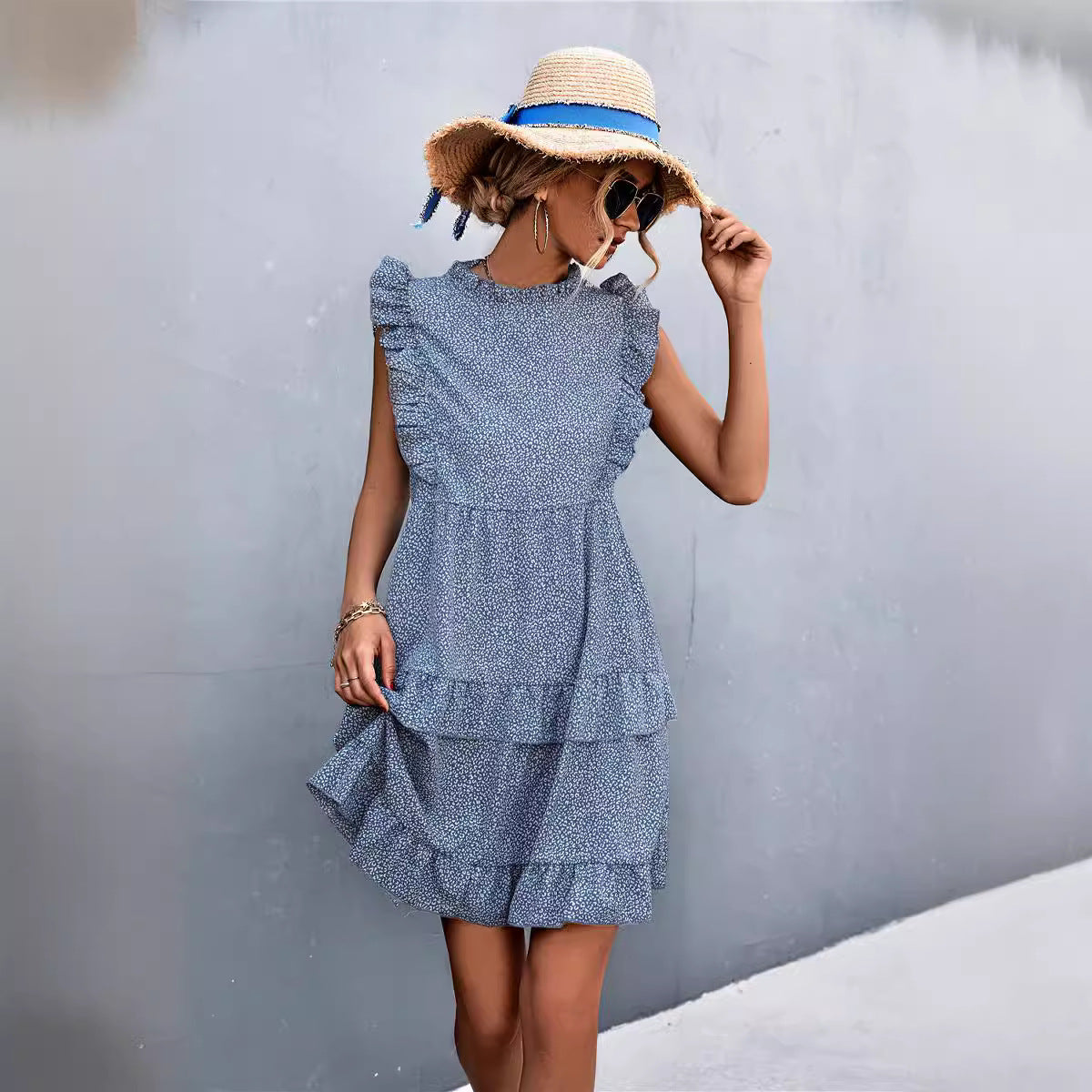 Damen luftiges Sommerkleid mit voluminösen Rüschensäumen und femininer Silhouette R&B