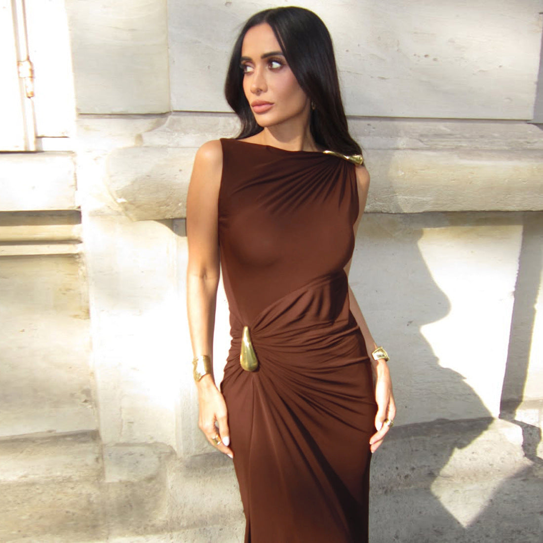 Damen Elegantes Maxikleid mit asymmetrischem Schnitt und drapiertem Detail R&B