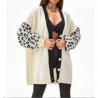 Damen Grobstrick Cardigan mit Leopardenmuster und Knopfdetaillierung R&B