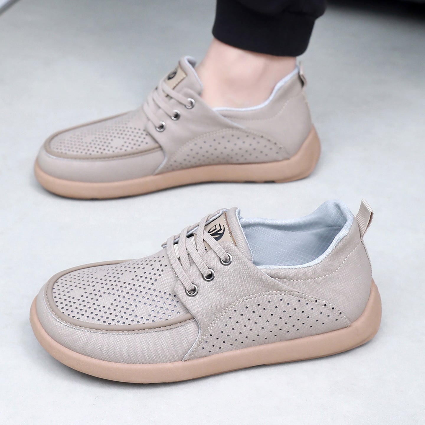 Damen Atmungsaktive Sneaker mit Lochmuster und rutschfester Sohle R&B