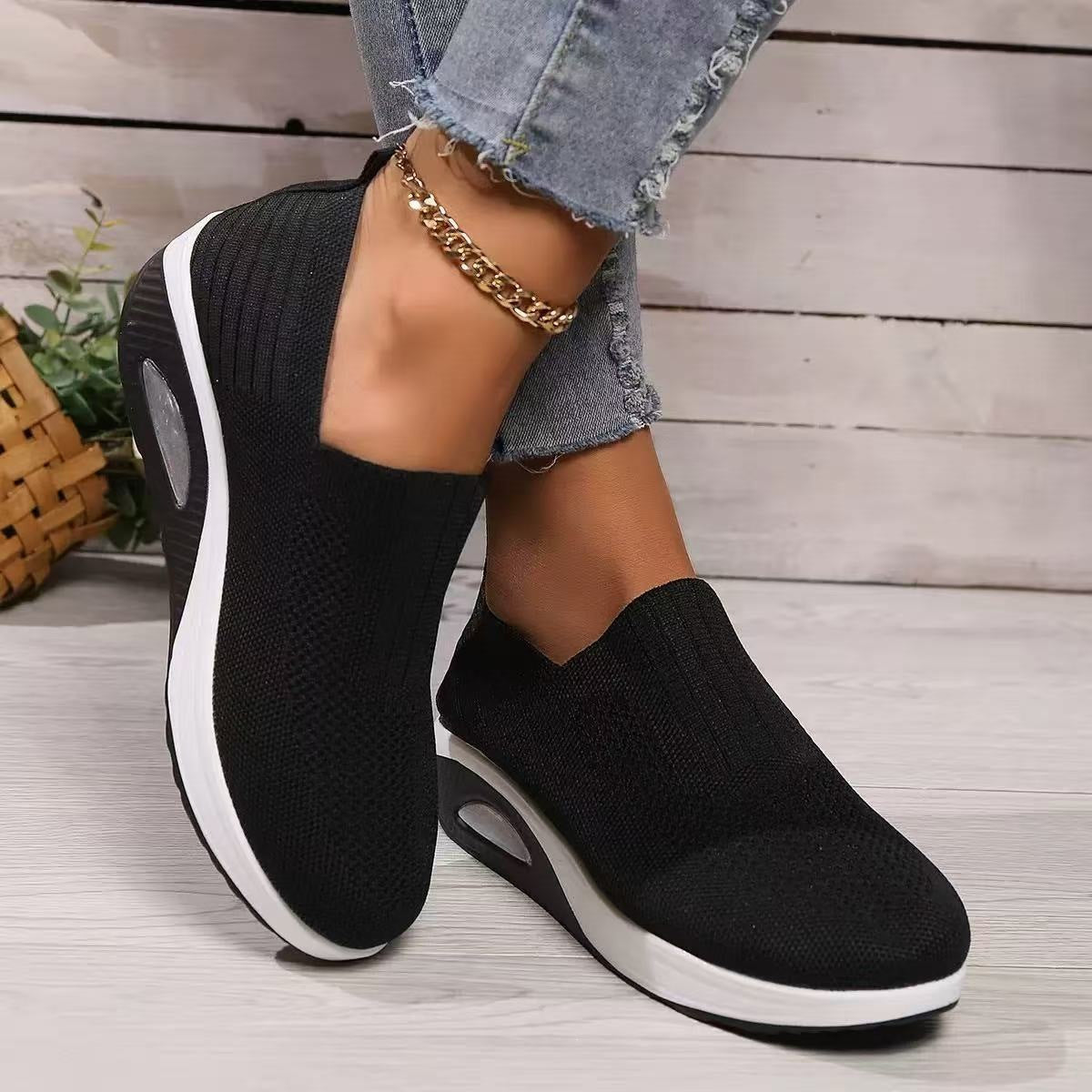 Damen Sportliche Slip-On Sneakers mit atmungsaktiver Strickoberfläche R&B