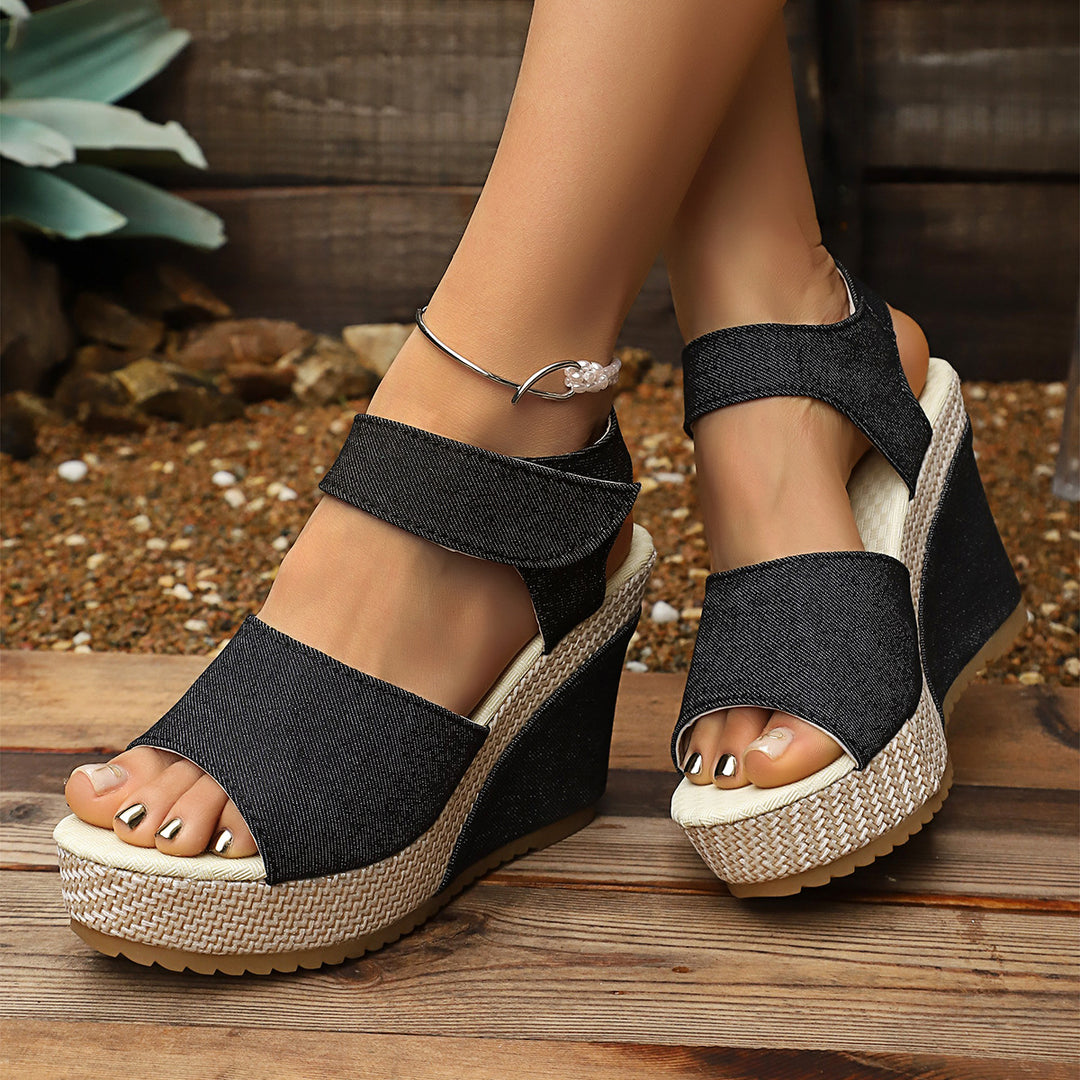 Damen Wedge-Sandalen mit breiten Riemen und luftigem Design R&B