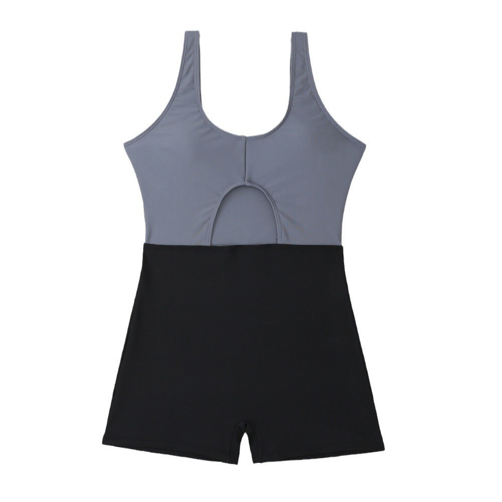 Damen Einteiliger Badeanzug mit aufregendem Cut-Out und Shorts R&B