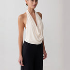 Damen Elegantes Halterneck-Top mit fließendem Stoff und tiefem Ausschnitt R&B