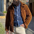 Herren cordjacke mit praktischem Taschen-Detail und Knopfverschluss