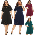 Damen elegantes Kleid mit Ausschnitt und Rüschensaum R&B