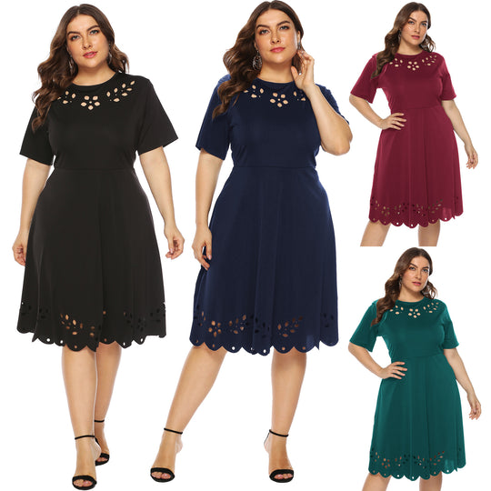 Damen elegantes Kleid mit Ausschnitt und Rüschensaum R&B