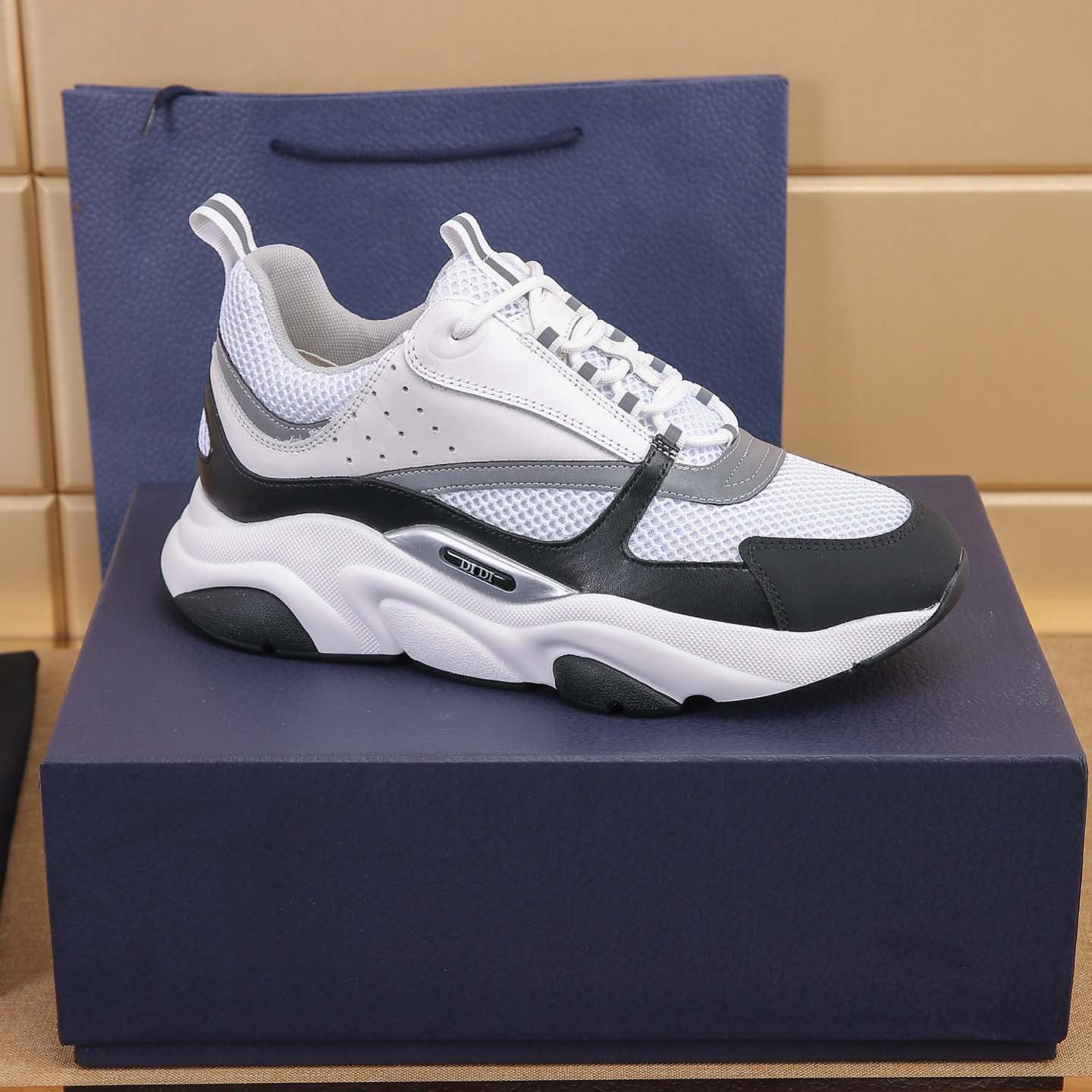 Damen Komfortable Trend Sneakers mit atmungsaktiver Mesh-Oberfläche von R&B
