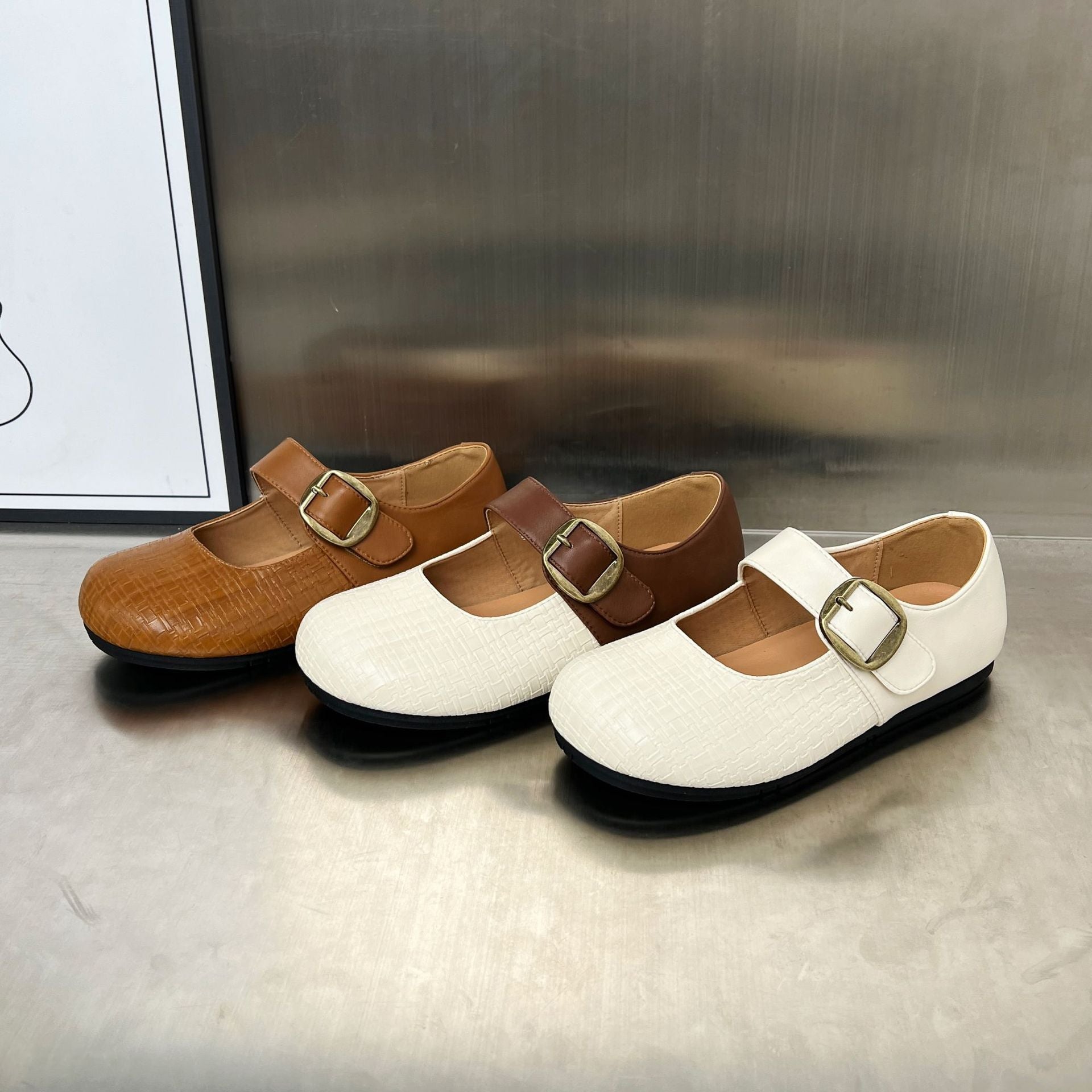 Damen Ballerinas mit elegantem Riemen und strukturiertem Obermaterial R&B