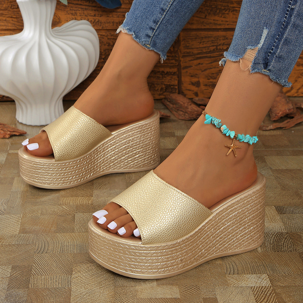 Damen modische Wedge Slides mit breitem Riemen und texturiertem Obermaterial R&B