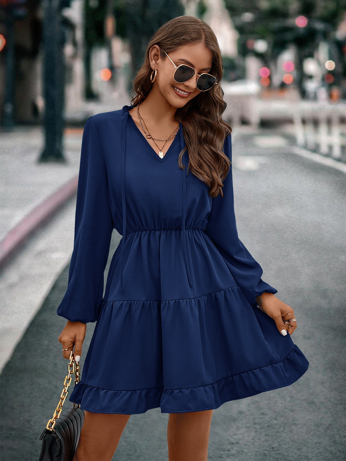 Damen kurzes Kleid mit lässigem Schnitt und Volantdetails R&B