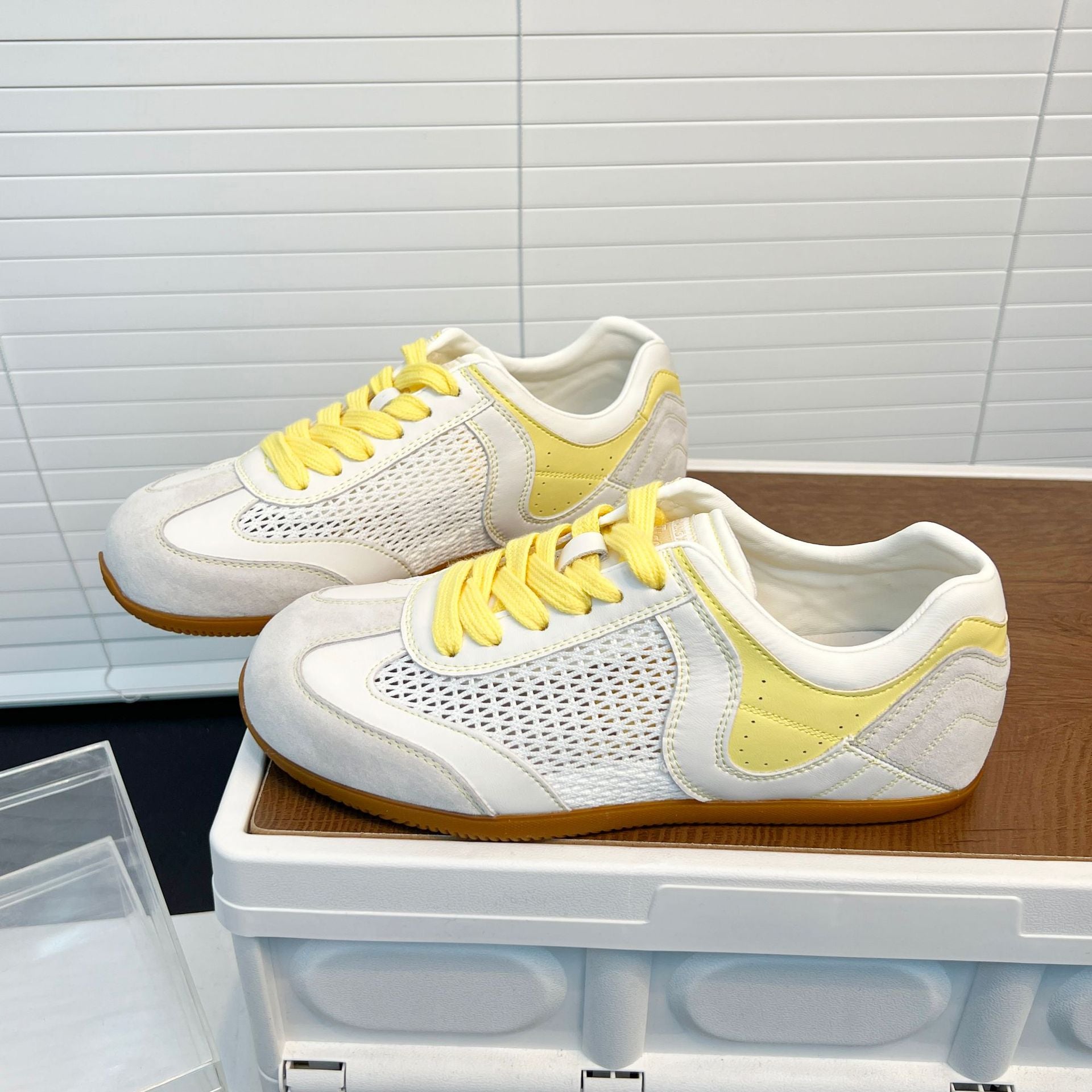 Damen Sportliche Freizeitsneakers mit atmungsaktiver Mesh-Oberfläche und flexibler Sohle R&B