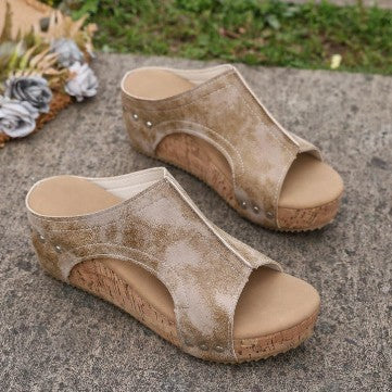 Damen Komfortable Keil-Sandalen mit floralen Akzenten R&B