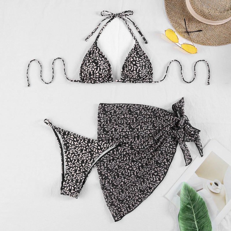 Damen Triangel-Bikini mit hochwertigem Bindeband und modischer Wickelrock-Optik R&B