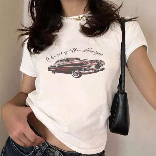 Damen T-Shirt mit künstlerischem Statement-Print und figurbetontem Schnitt R&B