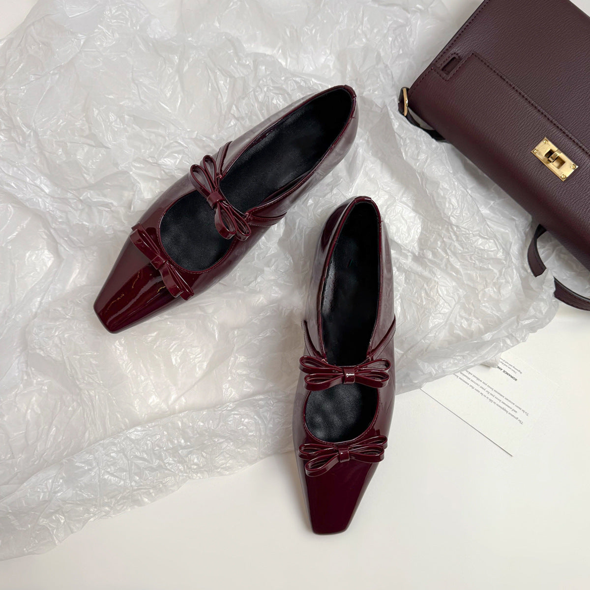 Damen Ballerina-Schuhe mit hochwertigem Metallic-Obermaterial und charmantem Schleifendetail