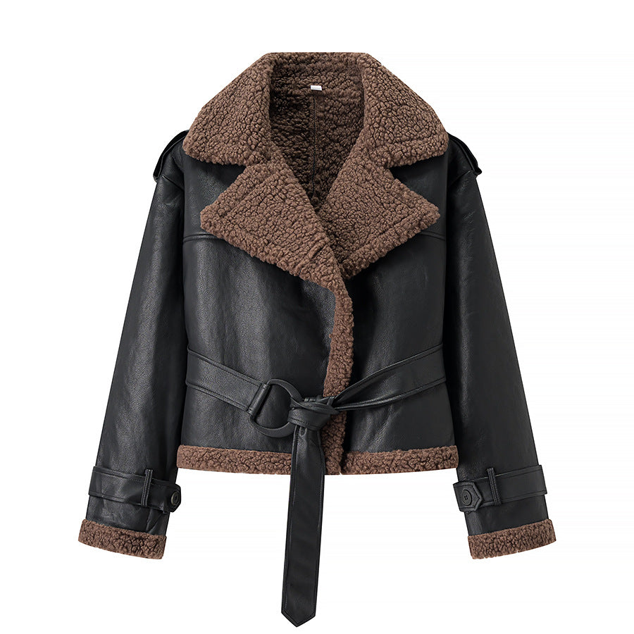 Damen Kunstlederjacke mit flauschigem Kragen und tailliertem Schnitt R&B