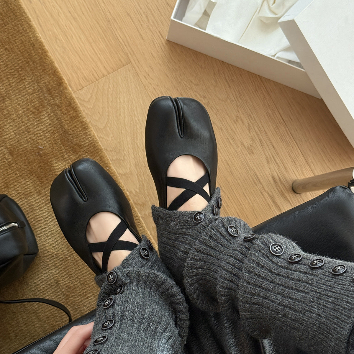 Damen Elegante Ballerinas mit modischem Riemchen und gepolstertem Fußbett R&B