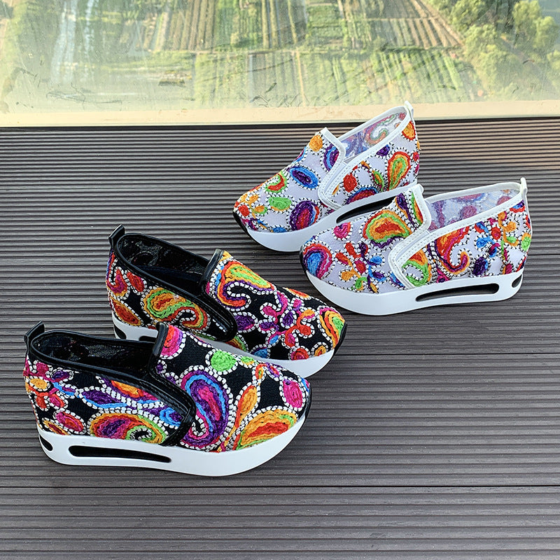 Damen modische Slip-On Sneakers mit buntem Stickdesign R&B
