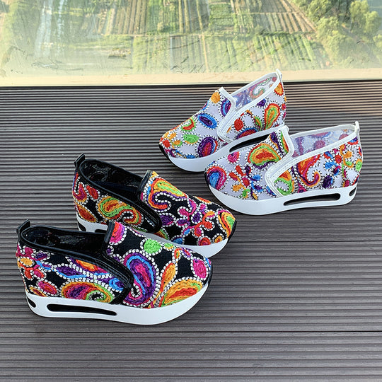 Damen modische Slip-On Sneakers mit buntem Stickdesign R&B