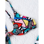 Damen Bikini-Set mit modischem Wickelrock und buntem Grafikdruck R&B