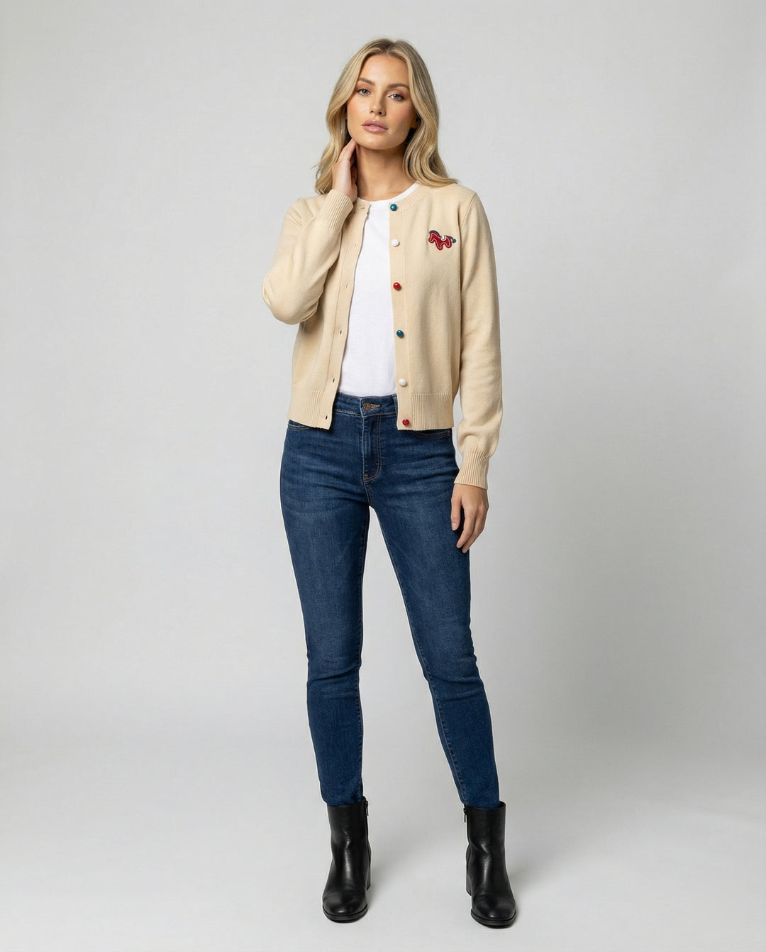 Damen Feinstrickcardigan mit Rundhalsausschnitt, geripptem Saum und Pferde-Applikation R&B