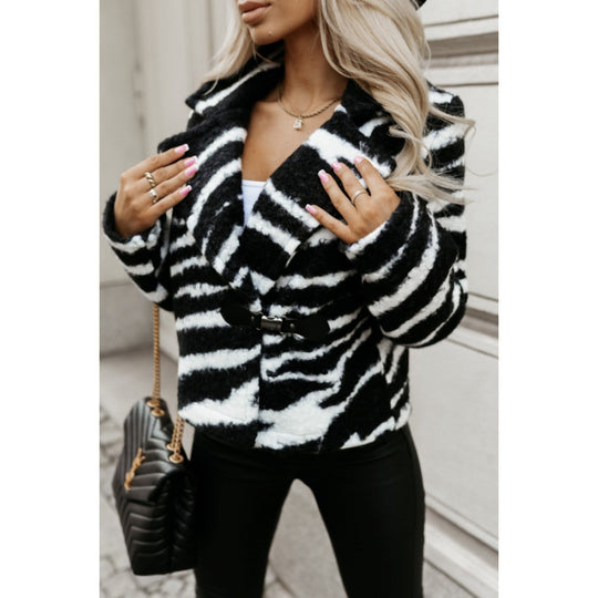Damen Designer-Fleecejacke mit Leopardenmuster und eleganter Knopfdetail R&B