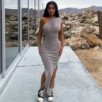Damen Elegantes Maxikleid mit asymmetrischem Ausschnitt und figurbetonter Silhouette R&B