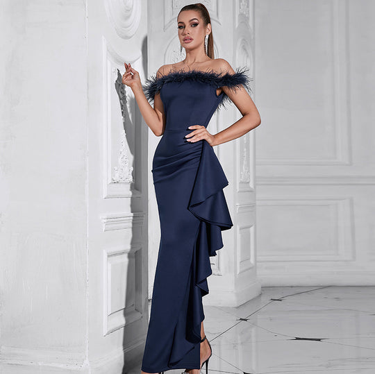 Damen Elegantes Abendkleid mit abnehmbaren Federdetails und asymmetrischem Schnitt R&B