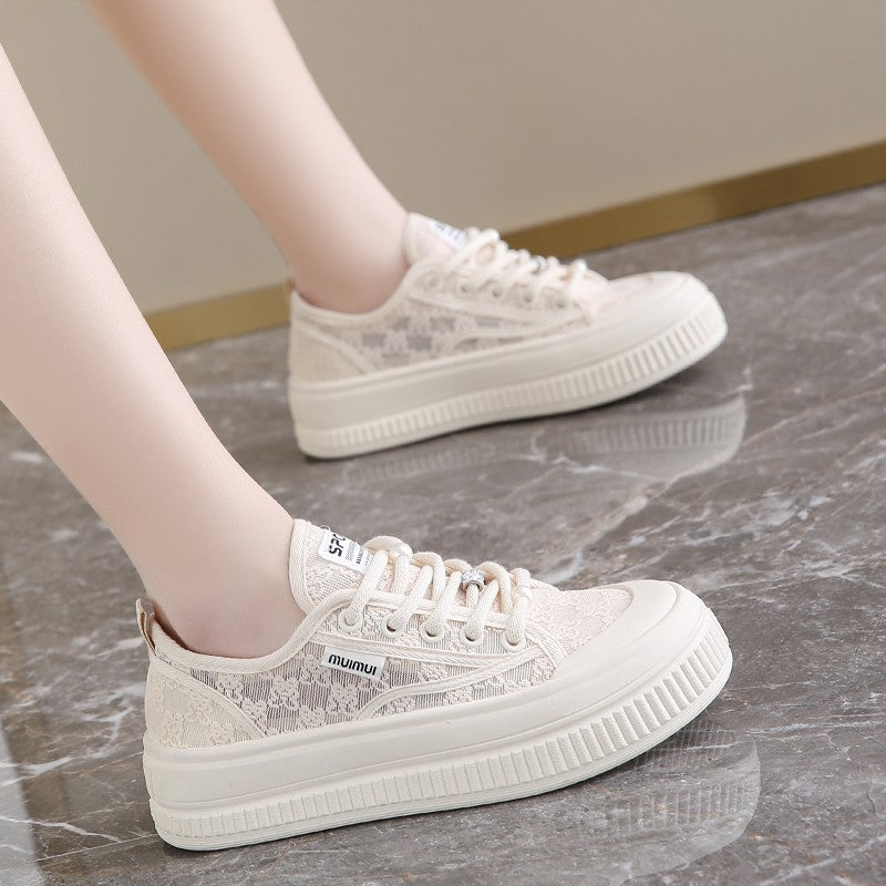 Damen Sneakers aus feiner Spitze mit Plateausohle